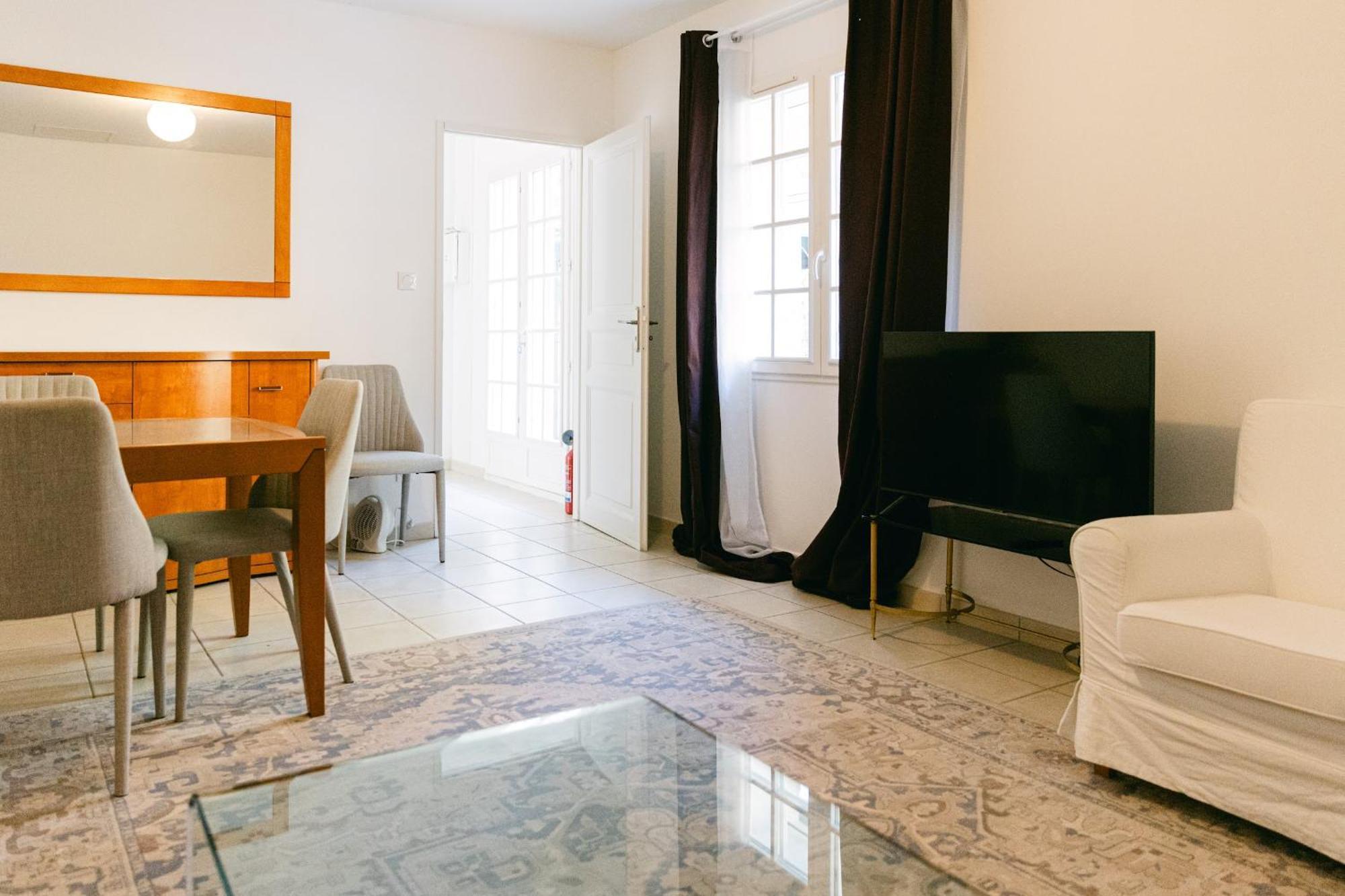 Manoir Et Appartements Avec Piscine Au Domaine De Bize Mirepoix Мирпуа Экстерьер фото